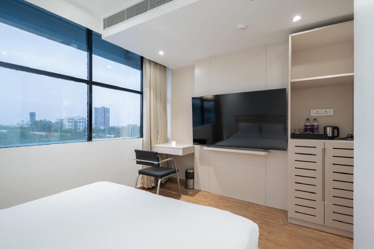 Uptown Hotel Нагпур Экстерьер фото