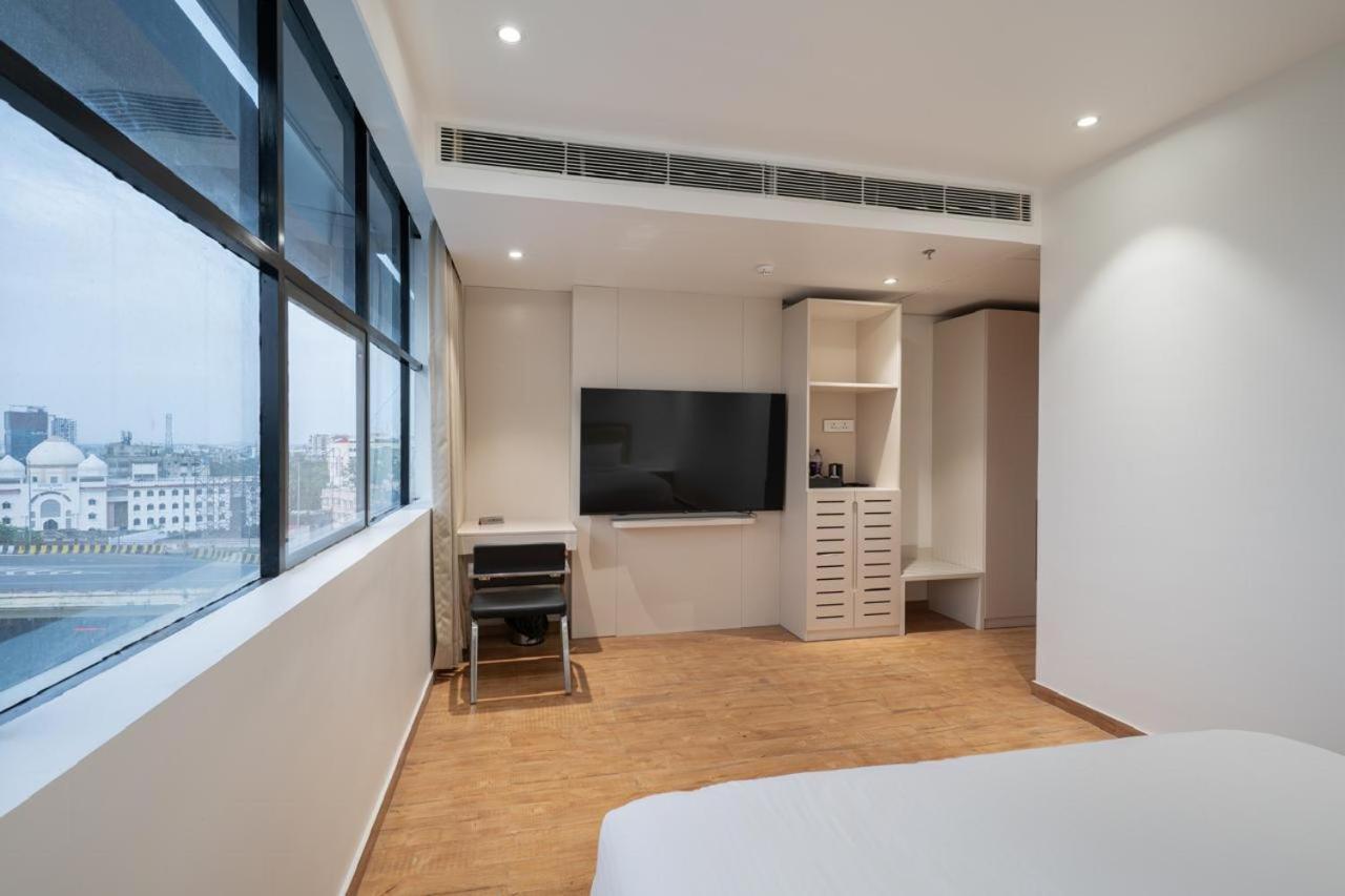 Uptown Hotel Нагпур Экстерьер фото